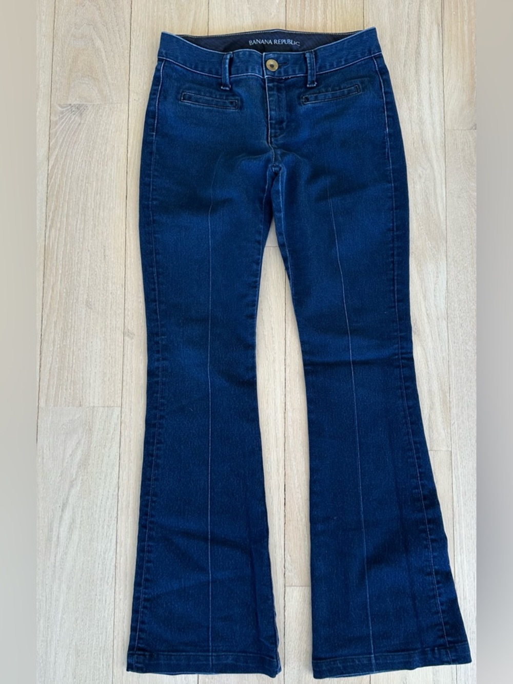 Banana Republic Dark wash Flared Leg Low-Rise Center-Seam Jeans 25